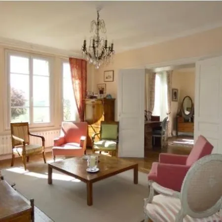 Peaceful Countryside Retreat - Full Of Character Goussancourt